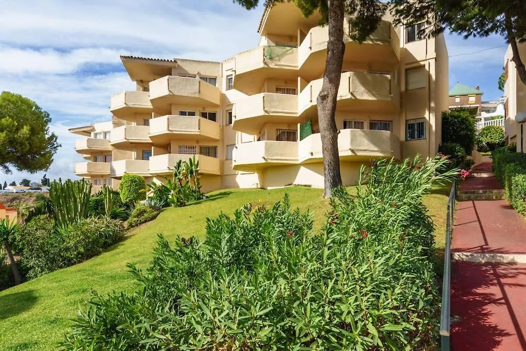 Coastal Escape/Family-Friendly 2-Br With Seaview Appartement Mijas Spanje